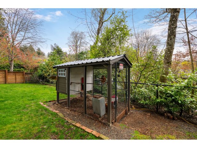 8110 Sw VALLEY VIEW Dr, Portland, OR 97225