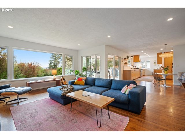 8110 Sw VALLEY VIEW Dr, Portland, OR 97225