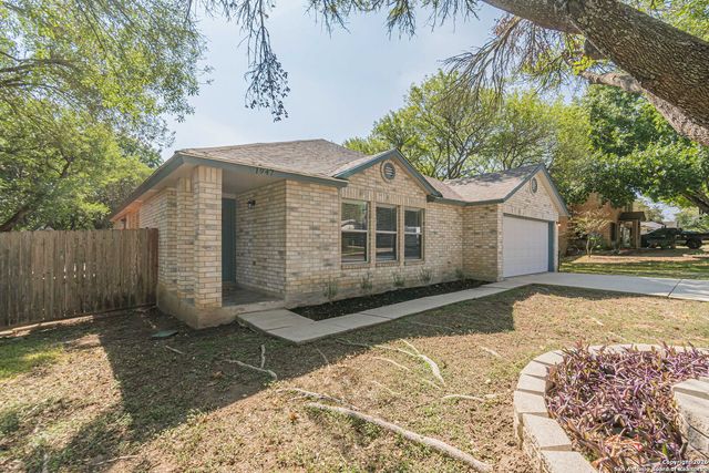 1947 Queen Victoria, New Braunfels, TX 78130
