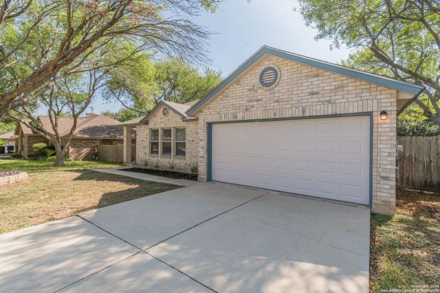 1947 Queen Victoria, New Braunfels, TX 78130