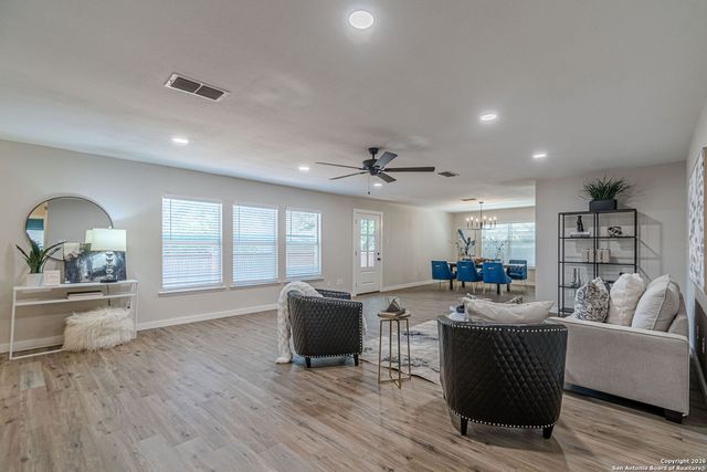 1947 Queen Victoria, New Braunfels, TX 78130