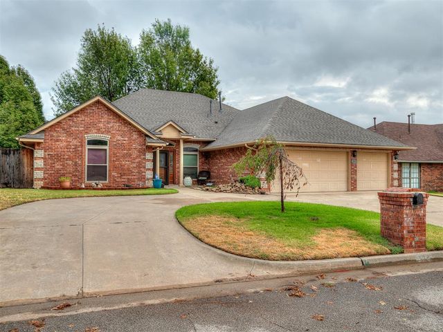 308 Tumbleweed Road, Yukon, OK 73099