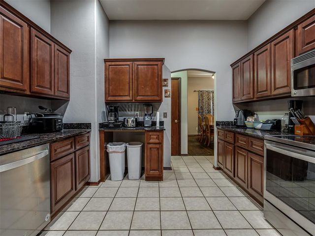 308 Tumbleweed Road, Yukon, OK 73099