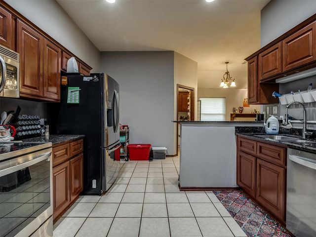 308 Tumbleweed Road, Yukon, OK 73099
