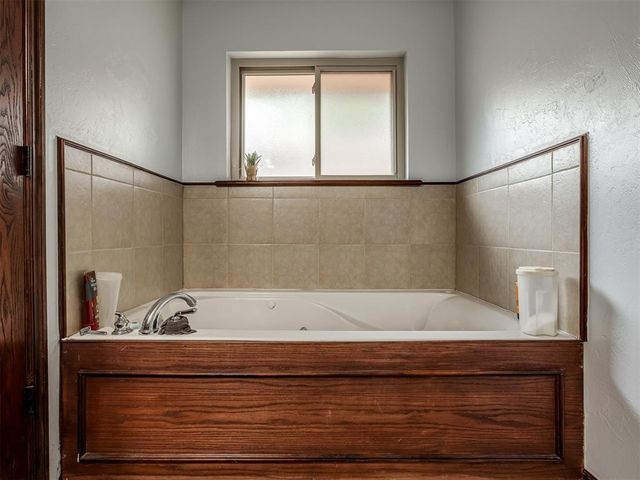 308 Tumbleweed Road, Yukon, OK 73099