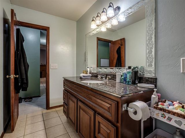 308 Tumbleweed Road, Yukon, OK 73099
