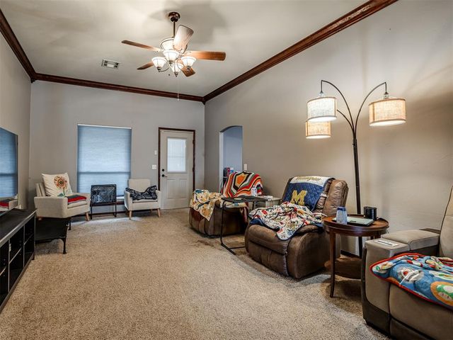 308 Tumbleweed Road, Yukon, OK 73099