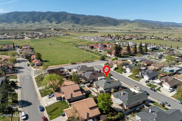 906 Mulberry Street, Tehachapi, CA 93561