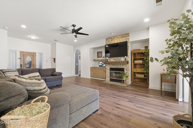 906 Mulberry Street, Tehachapi, CA 93561