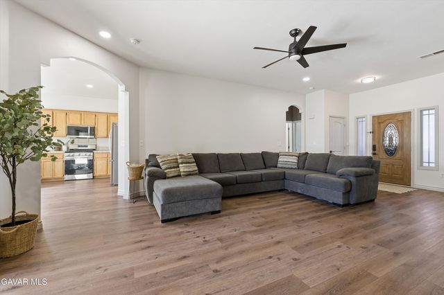 906 Mulberry Street, Tehachapi, CA 93561