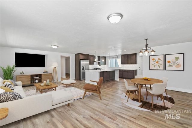 3040 N Duane Dr, Meridian, ID 83646