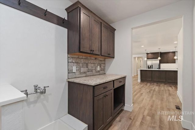 3040 N Duane Dr, Meridian, ID 83646