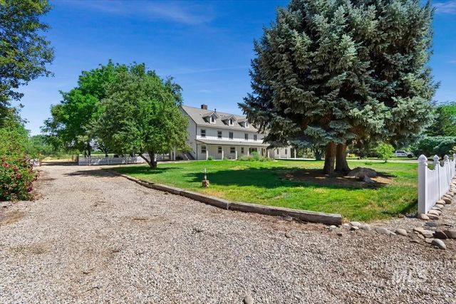 3040 N Duane Dr, Meridian, ID 83646