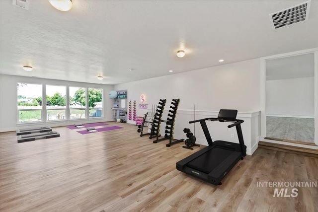 3040 N Duane Dr, Meridian, ID 83646