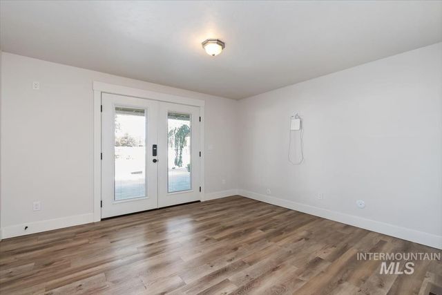 3040 N Duane Dr, Meridian, ID 83646