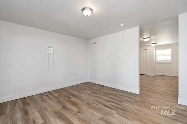 3040 N Duane Dr, Meridian, ID 83646