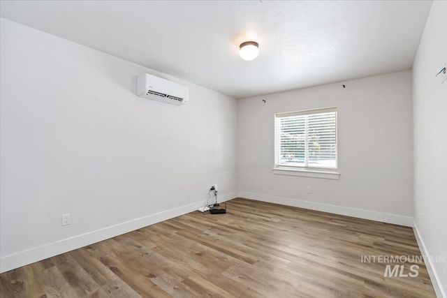 3040 N Duane Dr, Meridian, ID 83646