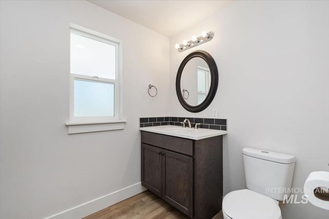 3040 N Duane Dr, Meridian, ID 83646