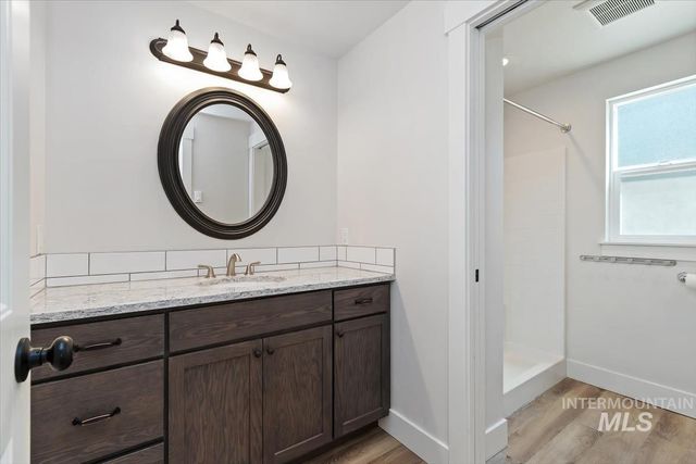 3040 N Duane Dr, Meridian, ID 83646