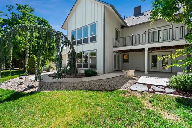 3040 N Duane Dr, Meridian, ID 83646