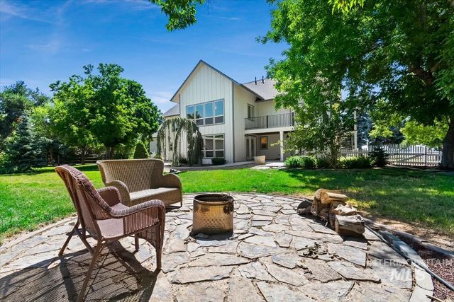 3040 N Duane Dr, Meridian, ID 83646