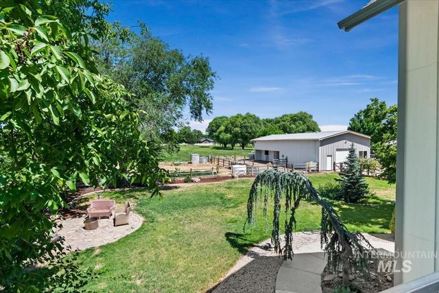 3040 N Duane Dr, Meridian, ID 83646