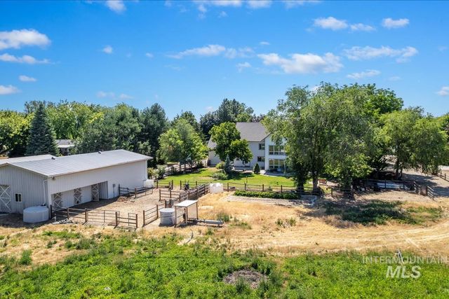 3040 N Duane Dr, Meridian, ID 83646