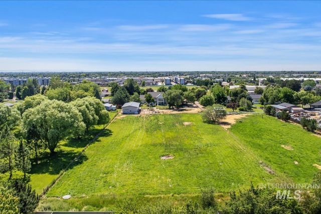 3040 N Duane Dr, Meridian, ID 83646