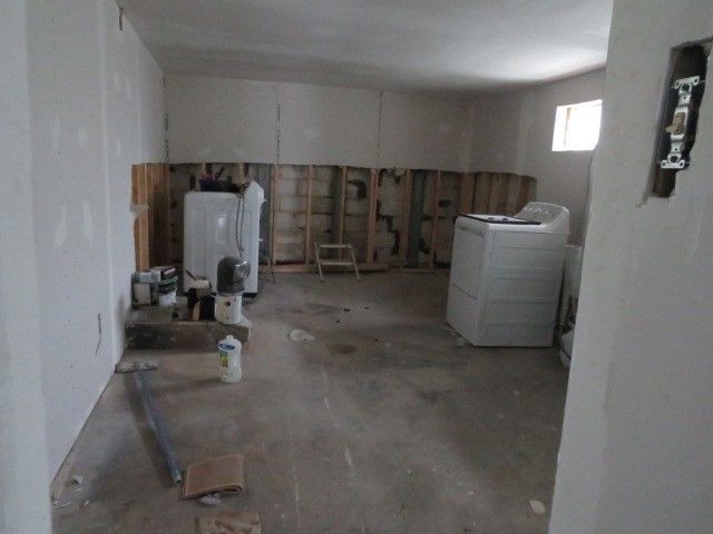 919 Oakland Ave, Charleroi Boro, PA 15022