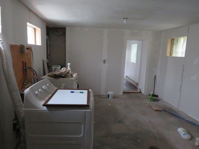 919 Oakland Ave, Charleroi Boro, PA 15022