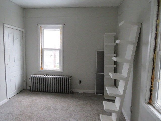 919 Oakland Ave, Charleroi Boro, PA 15022