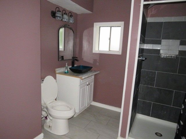 919 Oakland Ave, Charleroi Boro, PA 15022