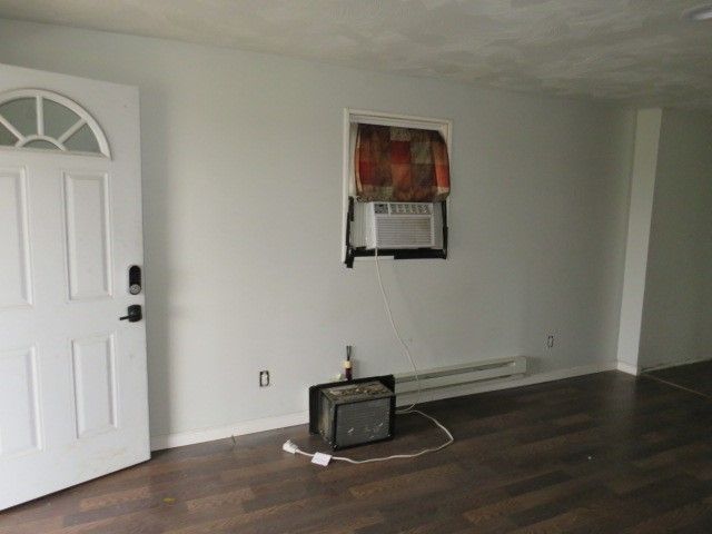 919 Oakland Ave, Charleroi Boro, PA 15022