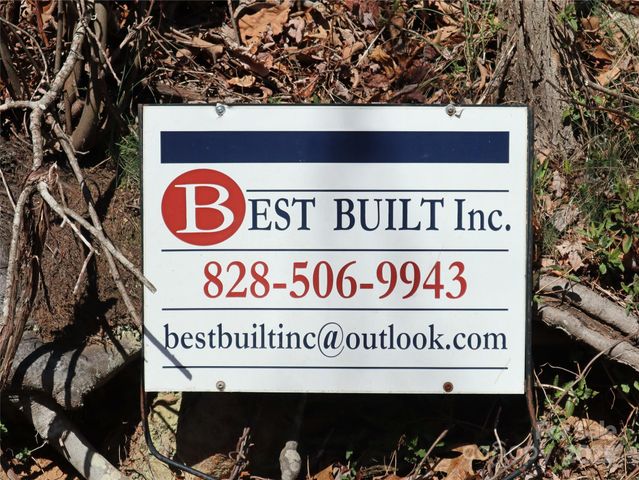 2 Roberts Mountain Road 2, Clyde, NC 28721