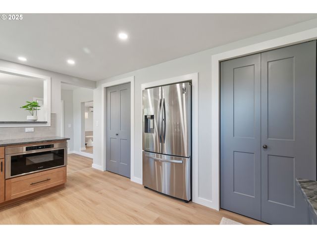 93940 RIVER Rd, Junction City, OR 97448