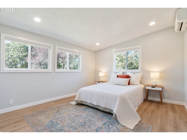 93940 RIVER Rd, Junction City, OR 97448