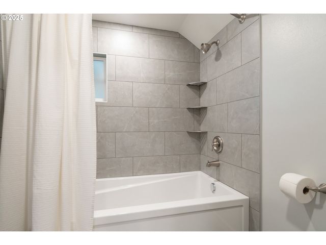 93940 RIVER Rd, Junction City, OR 97448