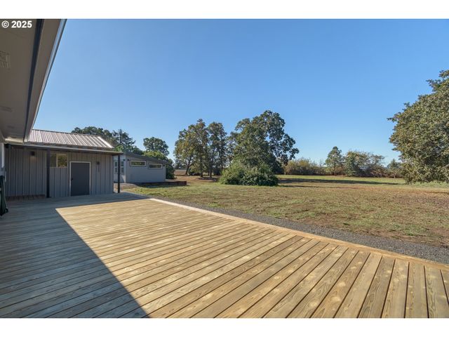 93940 RIVER Rd, Junction City, OR 97448