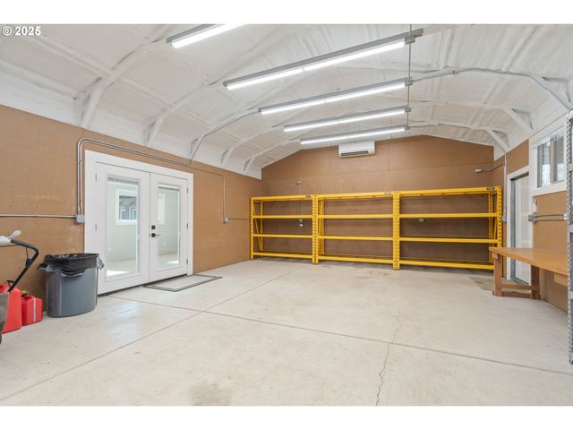 93940 RIVER Rd, Junction City, OR 97448