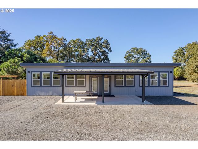 93940 RIVER Rd, Junction City, OR 97448