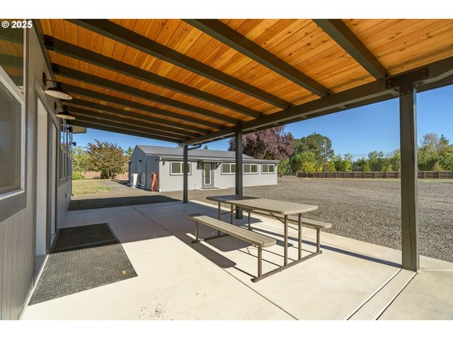 93940 RIVER Rd, Junction City, OR 97448