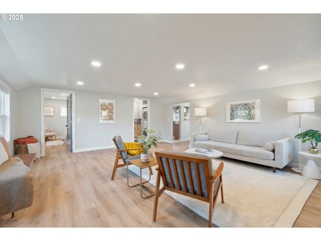 93940 RIVER Rd, Junction City, OR 97448