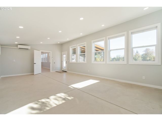 93940 RIVER Rd, Junction City, OR 97448