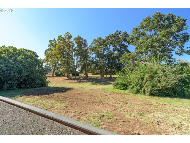 93940 RIVER Rd, Junction City, OR 97448