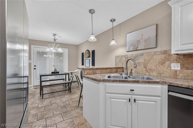 129 Honeysuckle Street, Alma, AR 72921