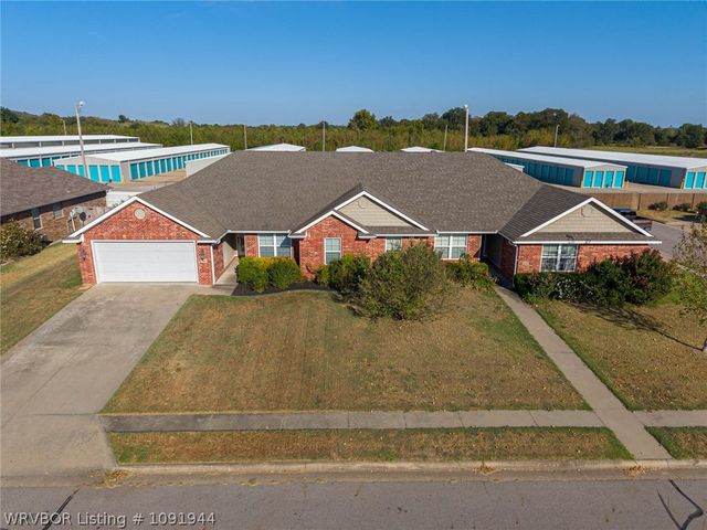 129 Honeysuckle Street, Alma, AR 72921