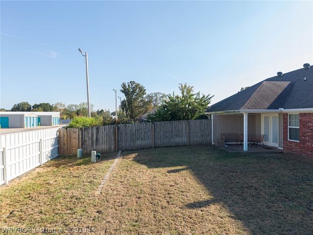 129 Honeysuckle Street, Alma, AR 72921