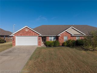 129 Honeysuckle Street, Alma, AR 72921