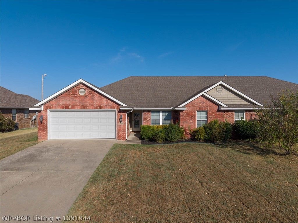 129 Honeysuckle Street, Alma, AR 72921