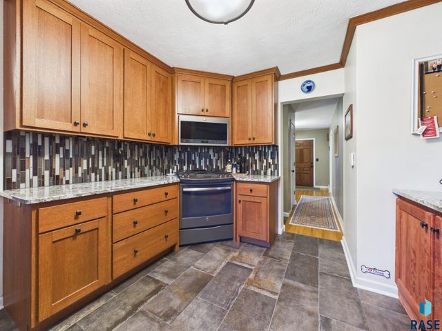 2305 S Main Ave Avenue, Sioux Falls, SD 57105